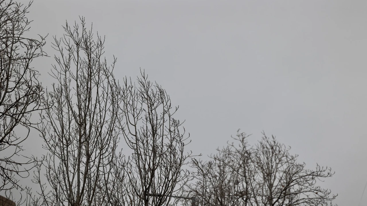 زخات مطرية متفاوتة الشدة تضرب عدة مناطق في المملكة نتيجة عدم الاستقرار الجوي